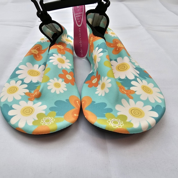 NWT, Ladies Floral Design Water Shoes Yellow, Aqua Multi Color Women's Size 6-10 - Picture 9 of 11